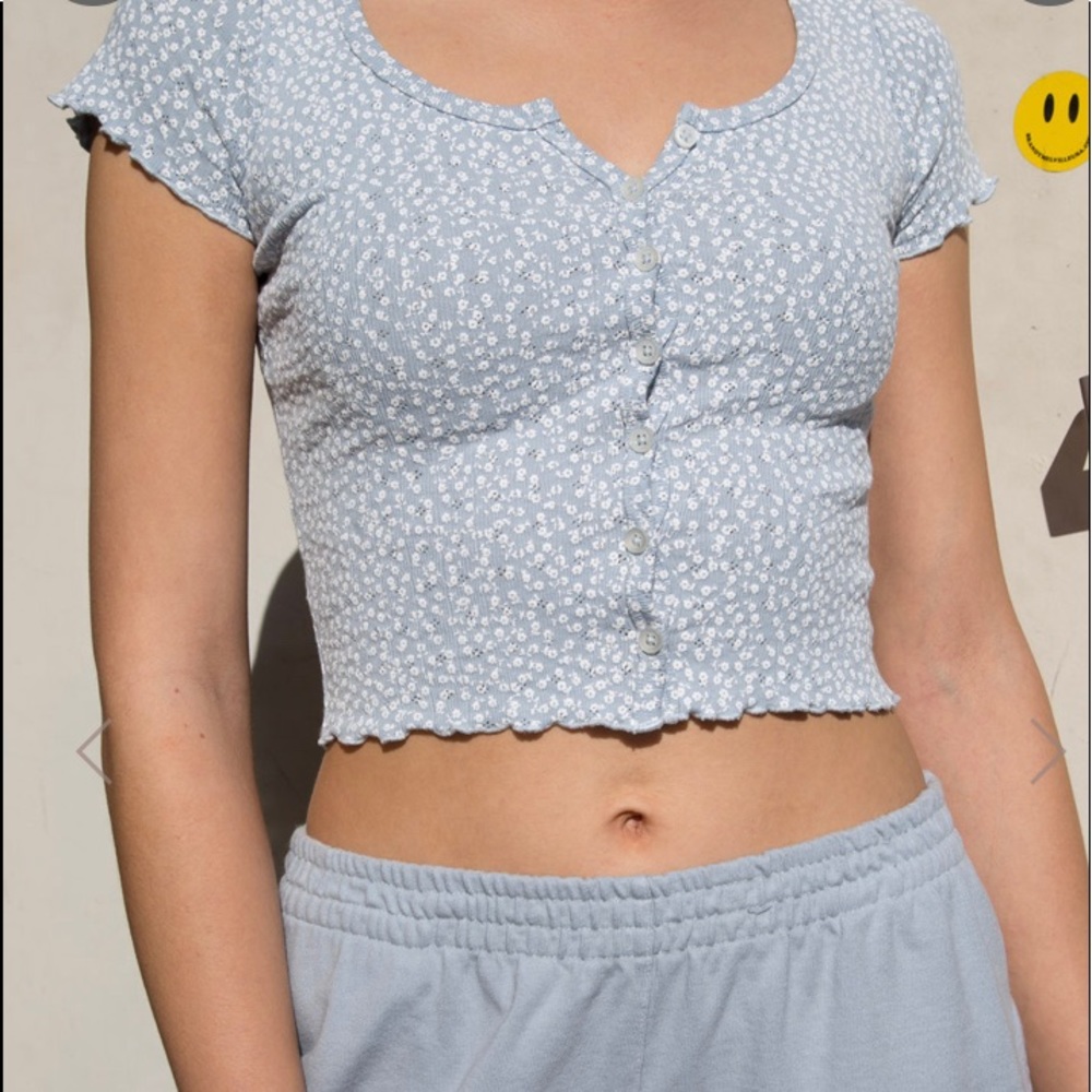 Brandy melville ruffle zelly top